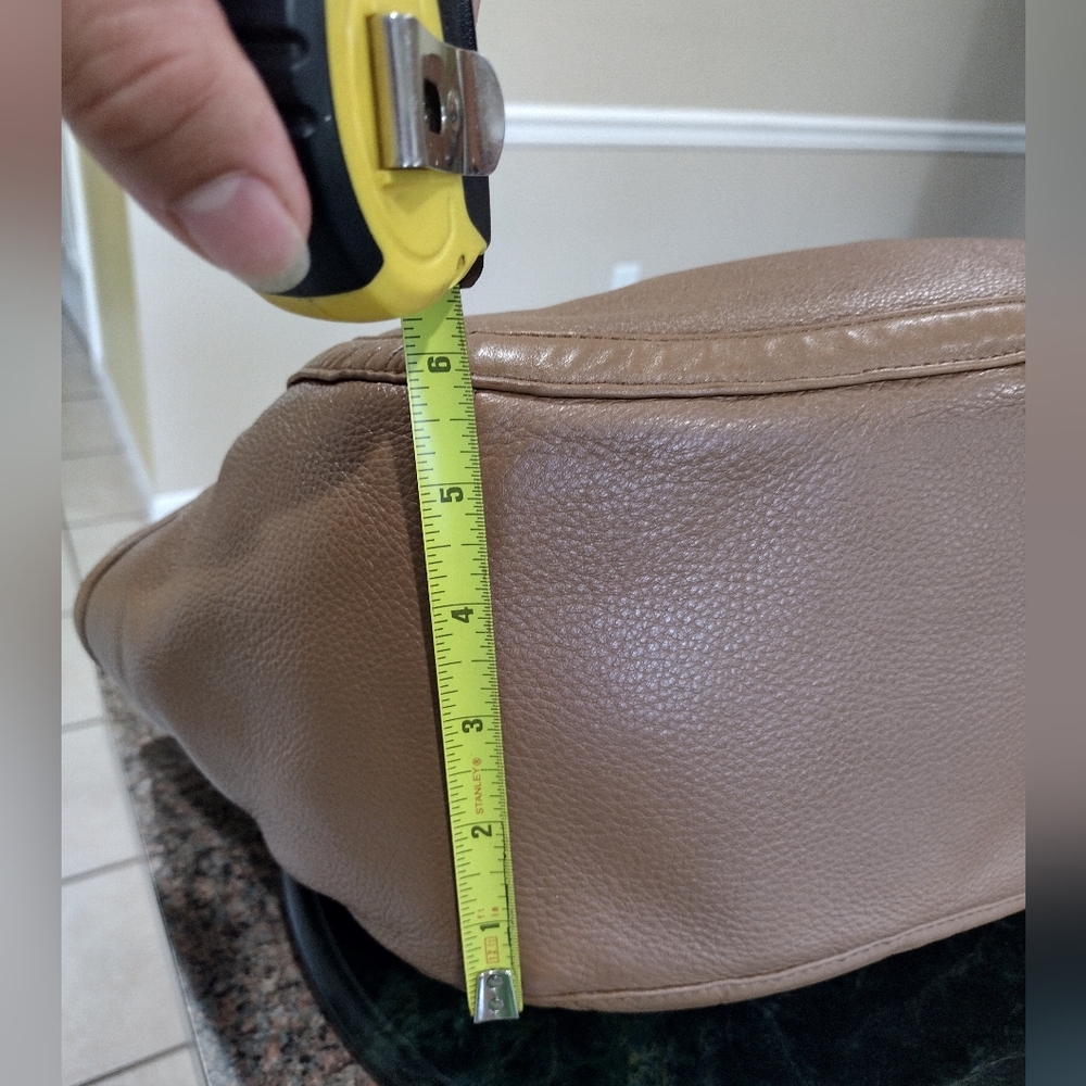 Tory Burch Hannah Pocket Hobo in Sand - Picture 9 of 15
